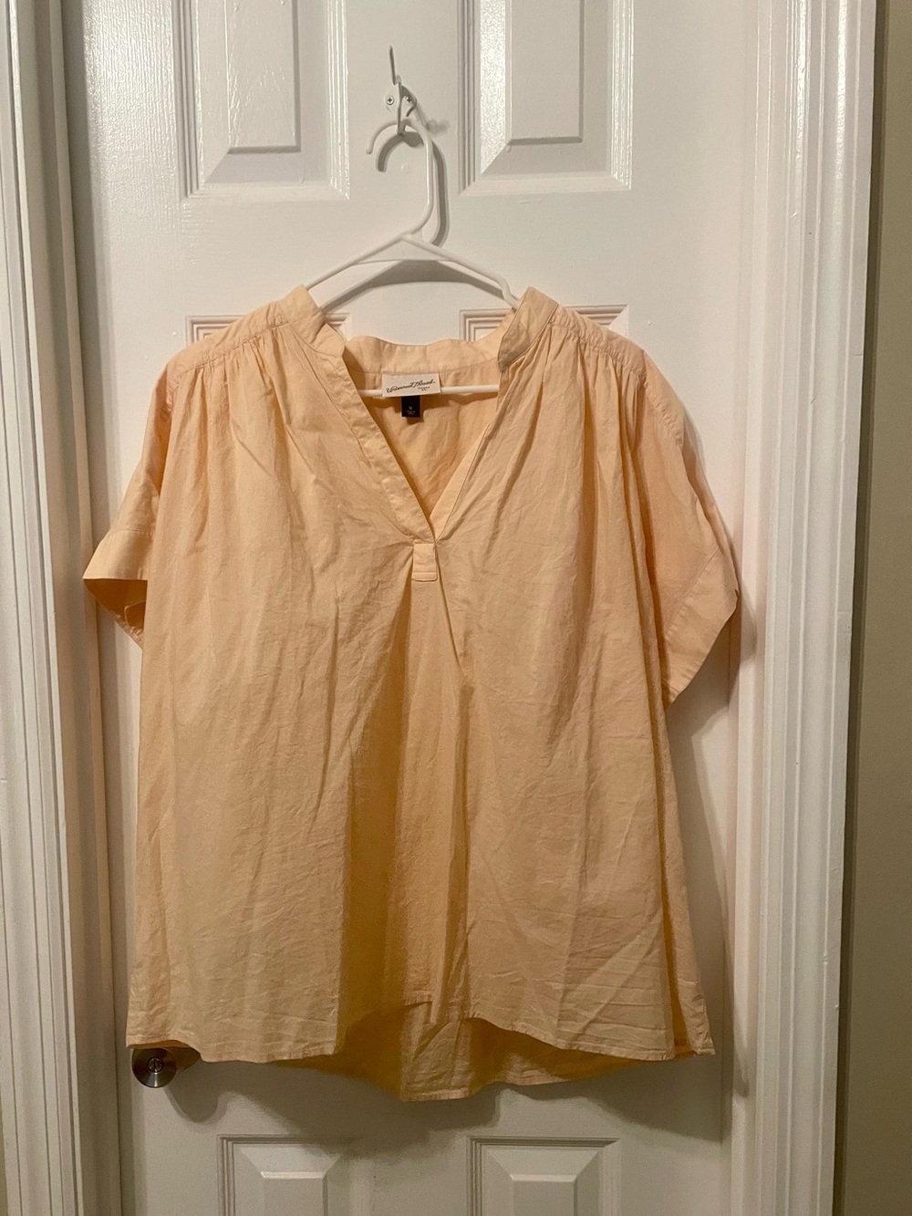 Universal Thread Peach V-Neck Short Sleeve Blouse